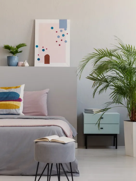 Ściana w salonie pomalowana odcieniem Trust z kolekcji Beckers Designer Collection