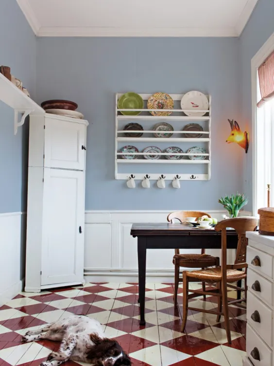 Ściana w kuchni pomalowana odcieniem Sea Breeze z kolekcji Beckers Designer Colour 