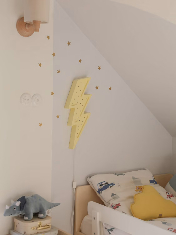 Lamperia pomalowana kolorem Dreams z Beckers Designer Colour