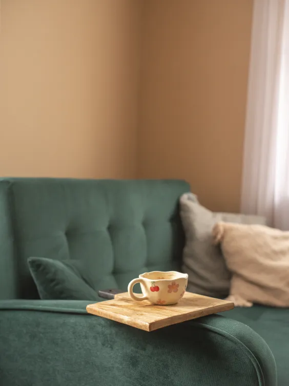 Ściana pomalowana kolorem Light Brown z Beckers Designer Colour