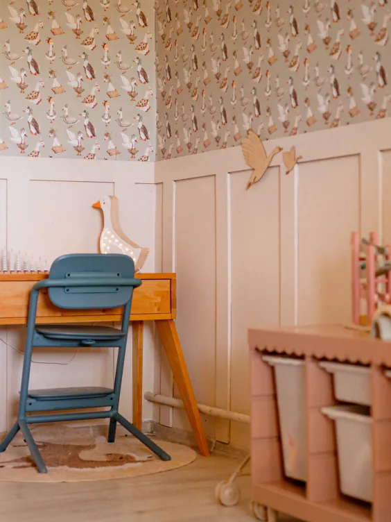 Lamperia pomalowana kolorem Macadamia z Beckers Designer Colour