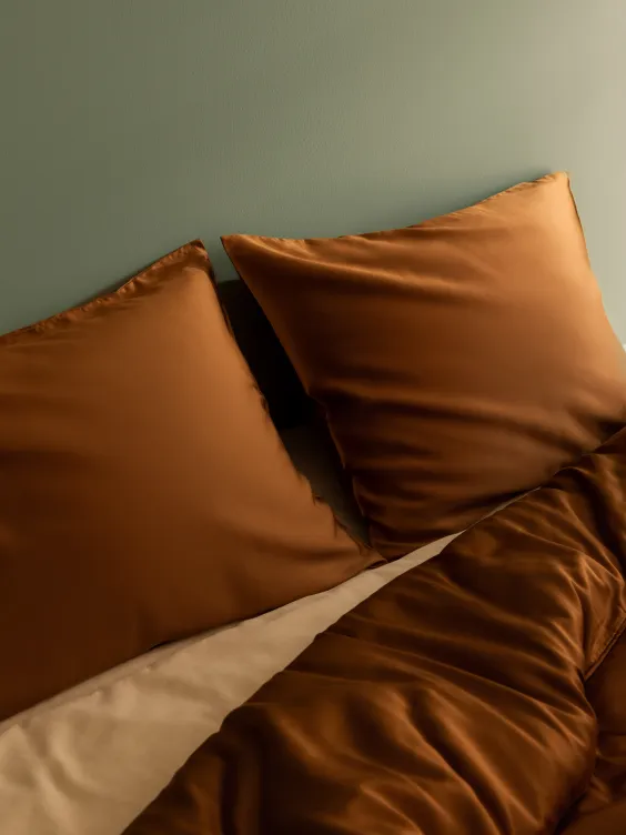 Sypialnia - detal pomalowana kolorem Labyrinth