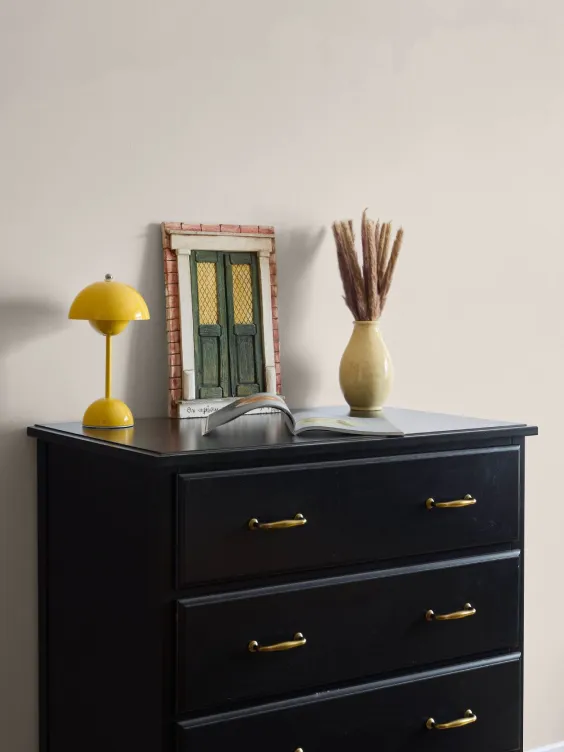 Ściana pomalowana kolorem Cotton Candy z Beckers Designer Colour