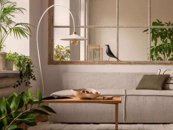 Ściana w salonie w kolorze Warm