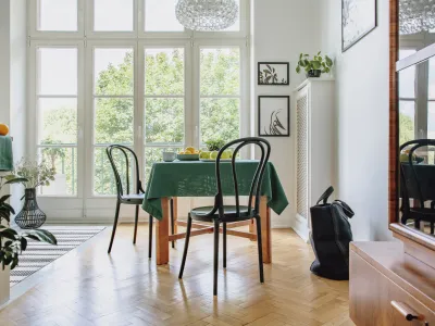 Klasyczna jadalnia w odcieniu Classic White z linii Beckers It's Simple