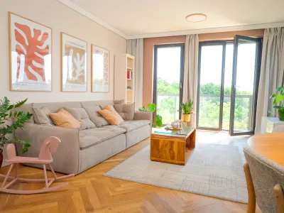 Efekt metamorfozy salonu z Beckers Designer Colour i Beckers Designer Universal.