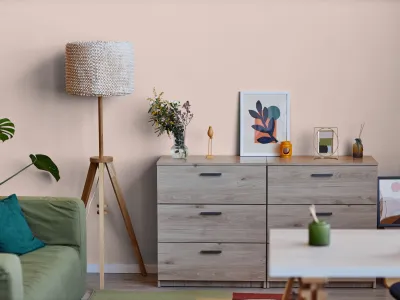 Ściana pomalowana odcieniem Pink z linii Beckers It's Simple