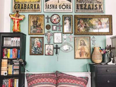 Ściana pomalowana kolorem Peace i Ideal z Beckers Designer Colour