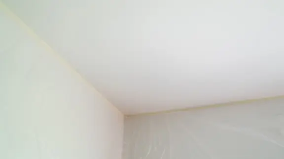 Ile czasu zajmuje pomalowanie sufitu?