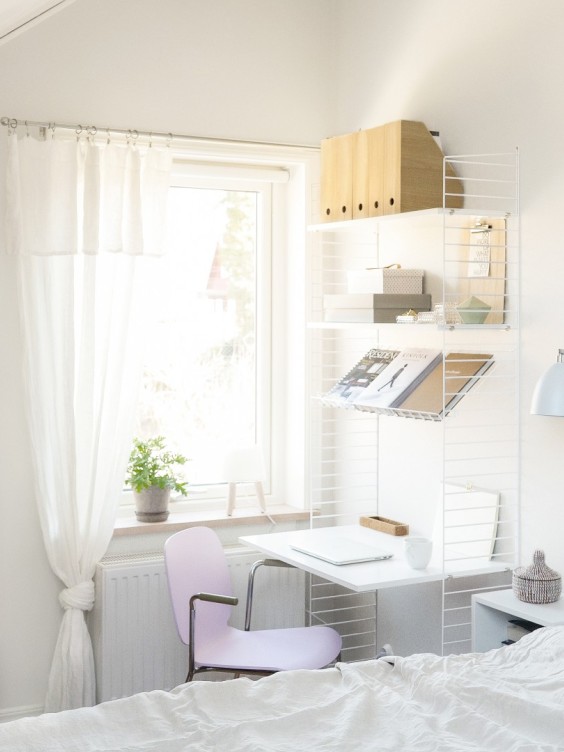 ściana w salonie pomalowana odcieniem  Mellow z palety Beckers Designer Collection