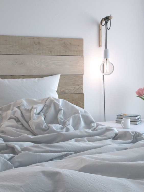 Ściana w sypialni pomalowana produktem Beckers Designer White w odcieniu White