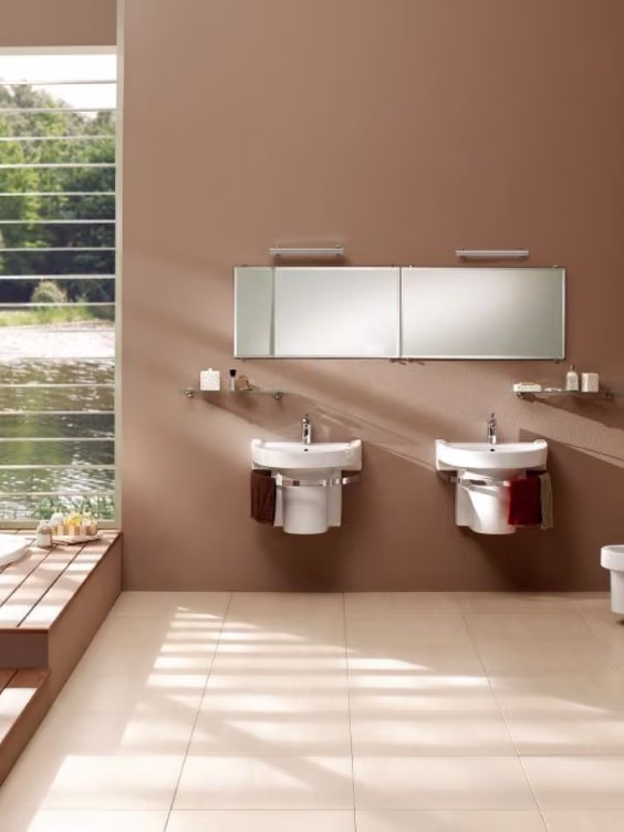 Ściany w łazience pomalowane odcieniem Caramel cookie z kolekcji Beckers Designer Kitchen & Bathroom i  Beckers Designer Collection