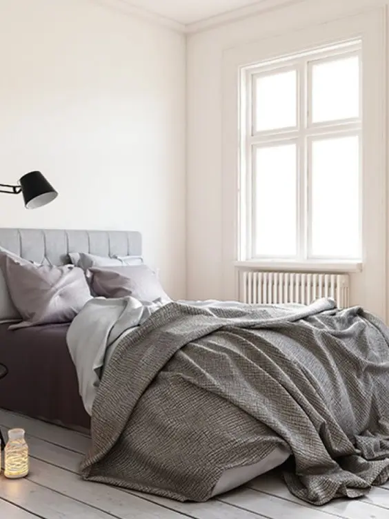 Ściana w salonie pomalowana odcieniem Mellow z palety Beckers Designer Collection