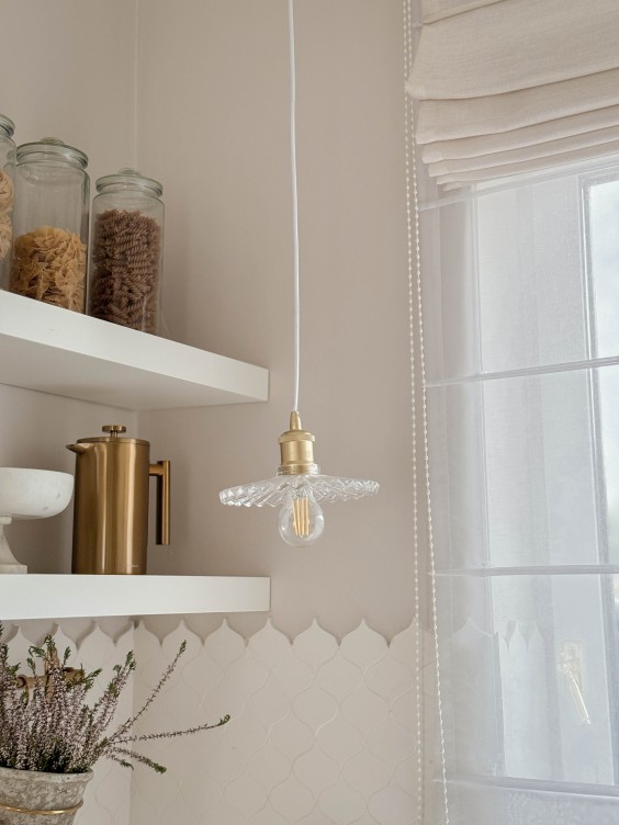 Ściana pomalowana kolorem Cotton Candy z Beckers Designer Colour