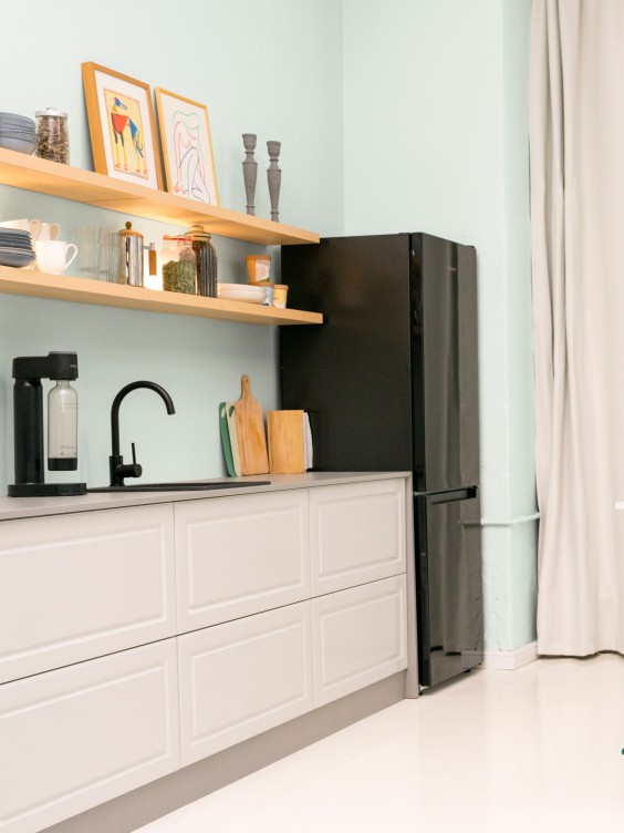 Kuchnia pomalowana kolorem Delicate