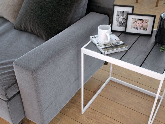 Ściana w salonie pomalowana odcieniem White z kolekcji Beckers Designer Universal