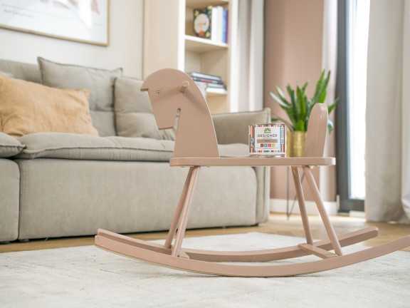 Efekt metamorfozy salonu i zabawki z Beckers Designer Colour i Beckers Designer Universal.