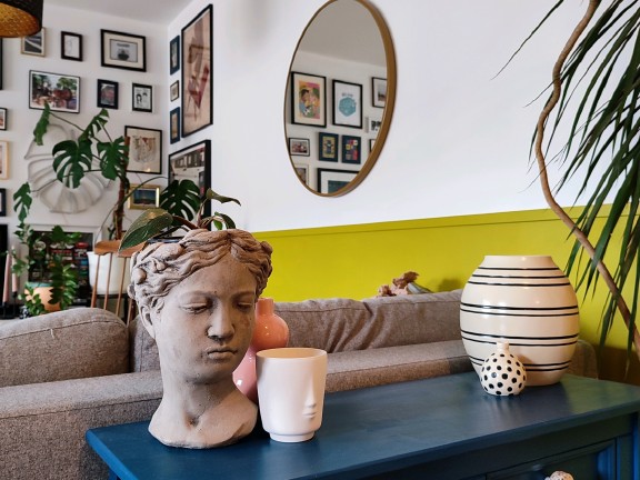 Ściana pomalowana kolorem Wasabi z Beckers Designer Colour