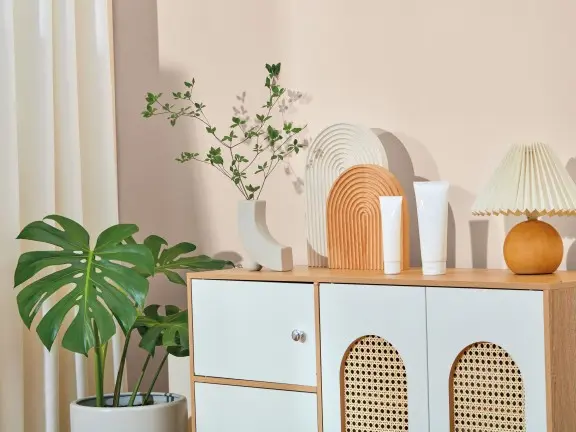 Ściana pomalowana odcieniem Macadamia Beckers Designer Colour