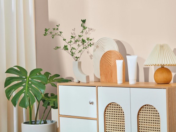 Ściana pomalowana odcieniem Macadamia Beckers Designer Colour