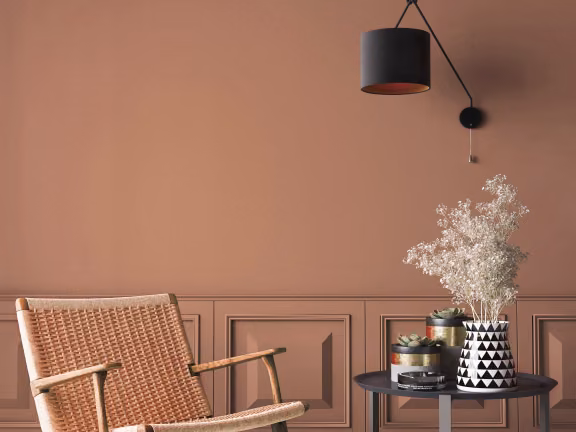 Ściana pomalowana odcieniem Brownie Beckers Designer Colour