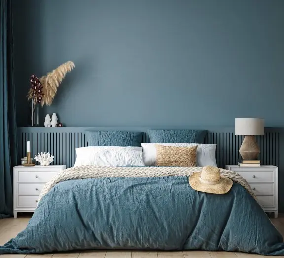  Ściana pomalowana kolorem Azure z linii farb Beckers Designer Colour