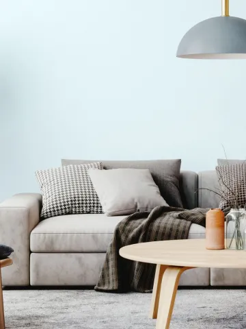 Ściana w salonie pomalowana odcieniem Free Spirit z kolekcji Beckers Designer Color