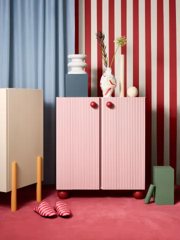 Komoda pomalowana kolorem Candy Pink z linii Beckers Designer Universal