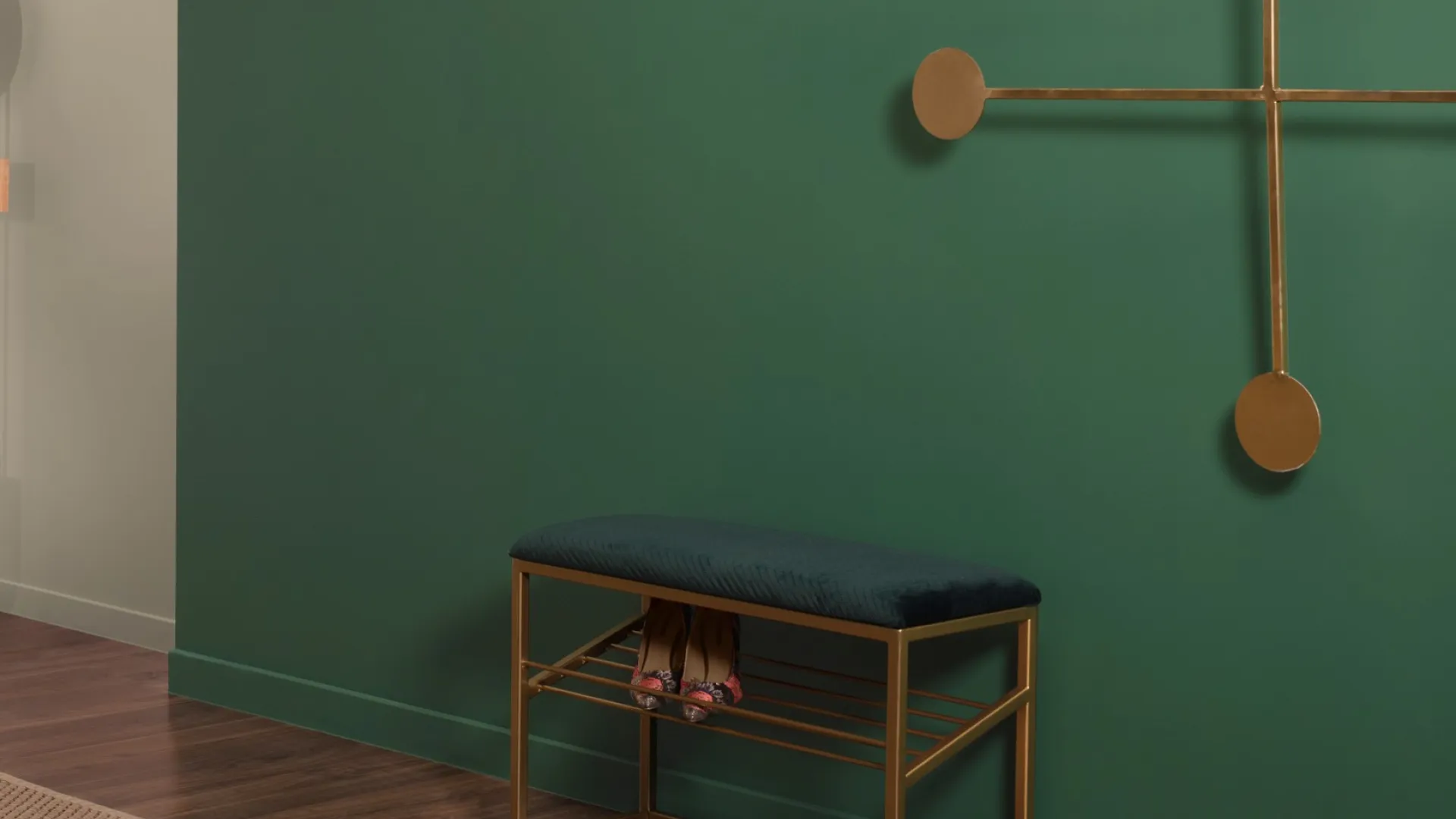 jasno ciemny przedpokój