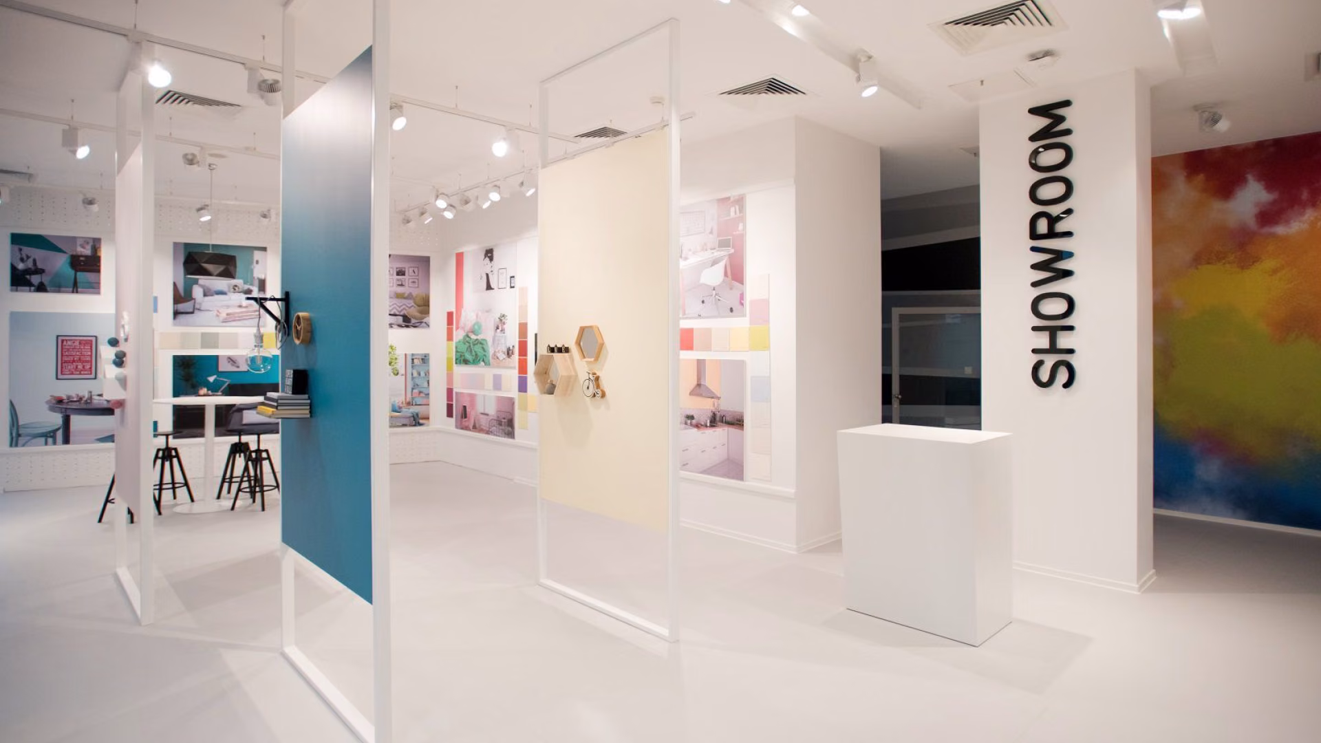 Showroom z farbami