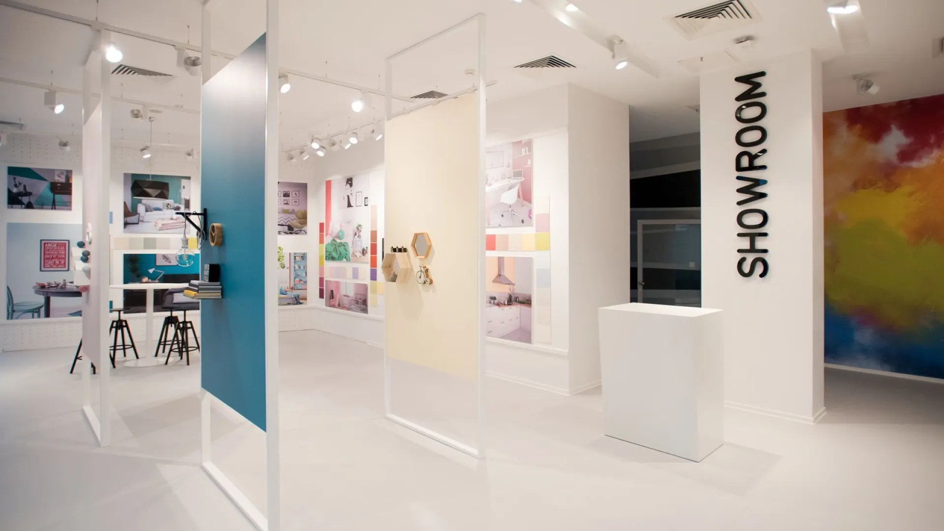 Showroom z farbami