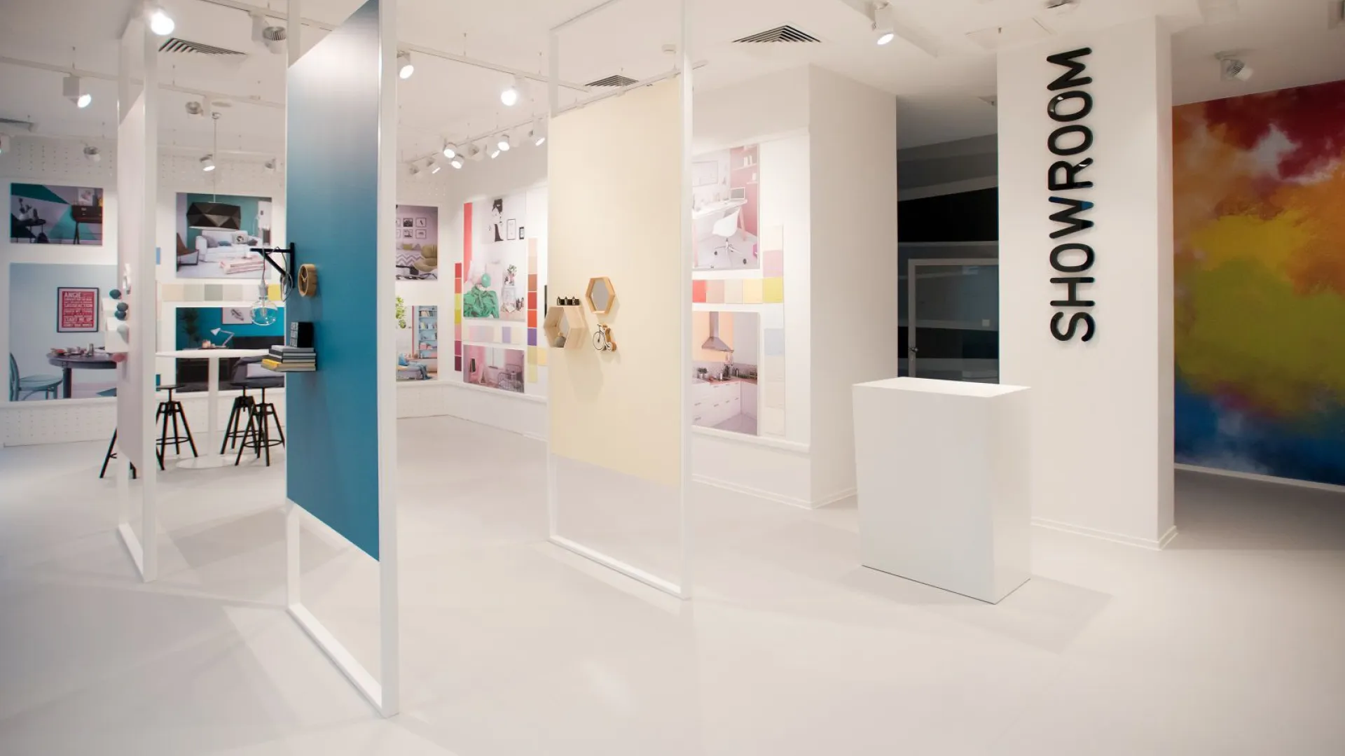 Showroom z farbami