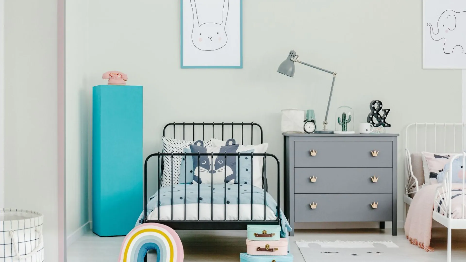 Liliowy pokój dla dziewczynki