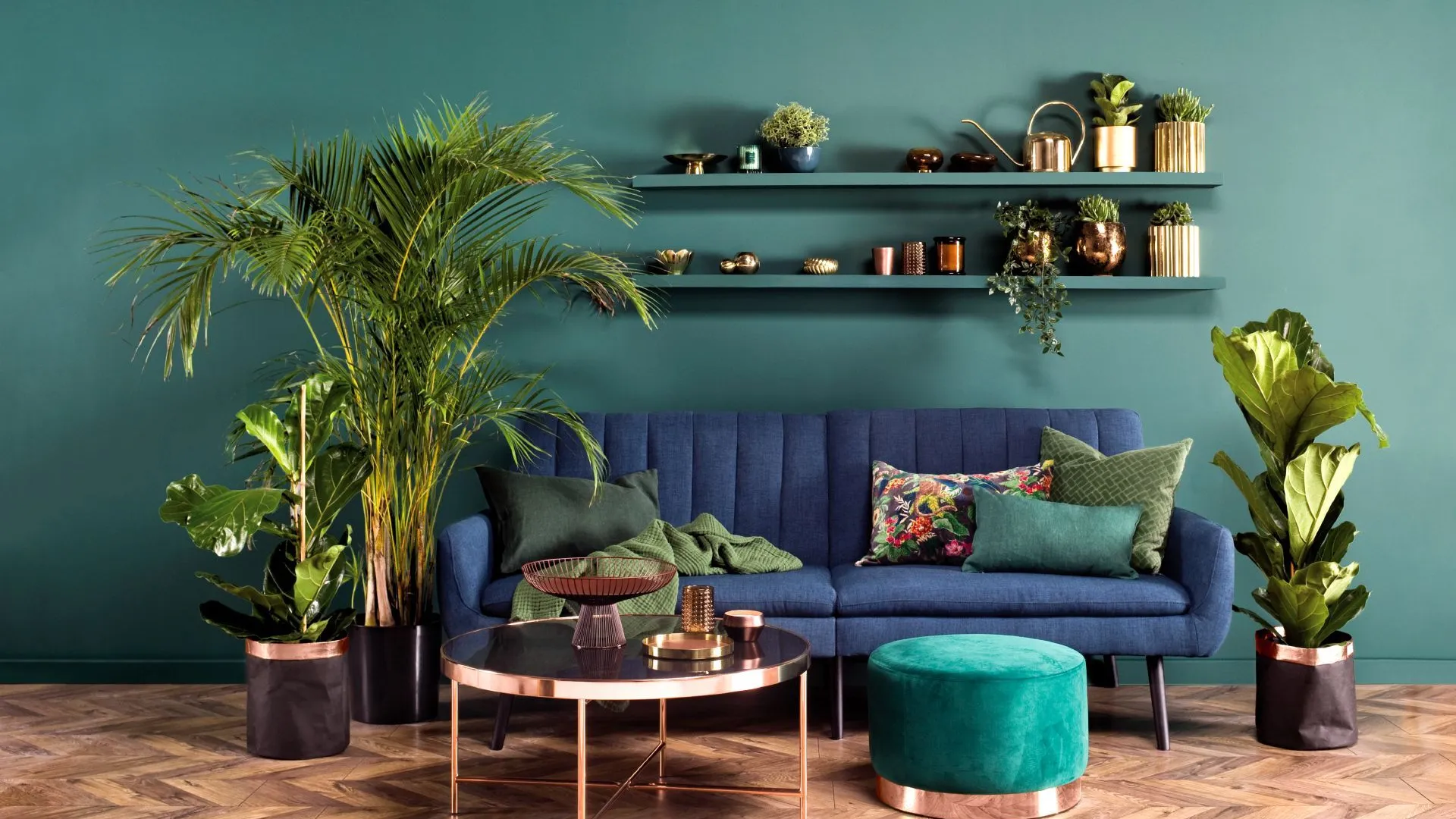 butelkowa zieleń na ścianie