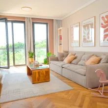 Salon w odcieniach beżu i brązu pomalowany farbami z kolekcji Beckers Designer