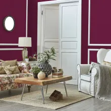 burgundowy salon